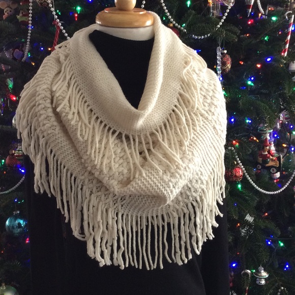 Other - COPY - Stunning New White Knit Infinity Scarf with Fringe